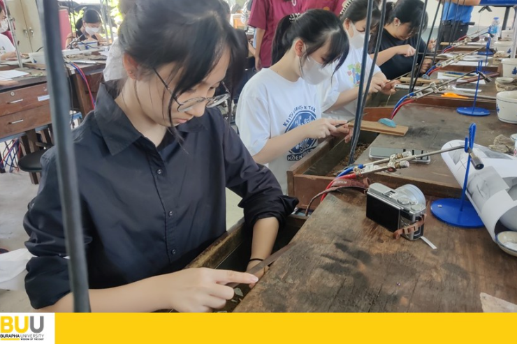 คณะอัญมณี ม.บูรพา ร่วมจัดอบรมในโครงการ STEAM & Innovation Camp